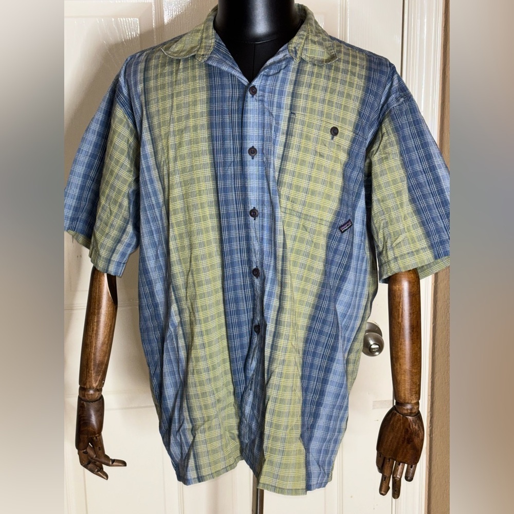 Patagonia Men's Button Front Shirt Short Sleeve Seersucker Striped Plaid Large‌